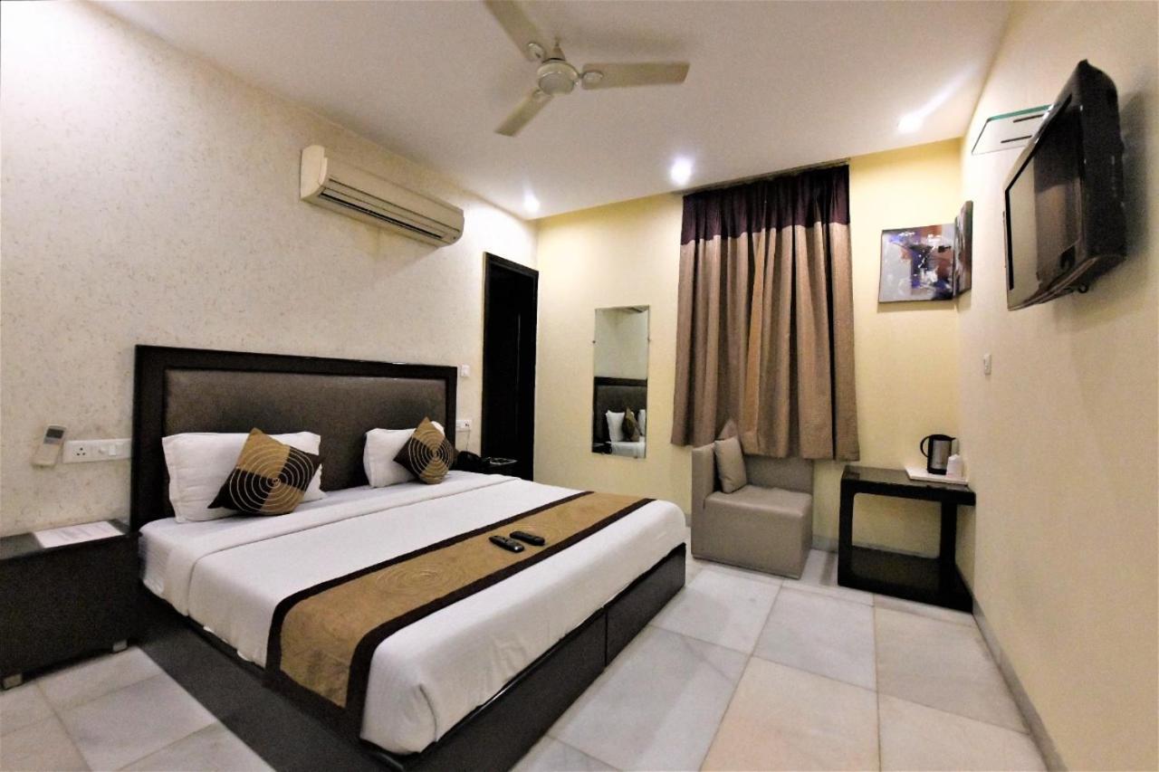 Hotel Kingston Park - Karol Bagh Delhi מראה חיצוני תמונה