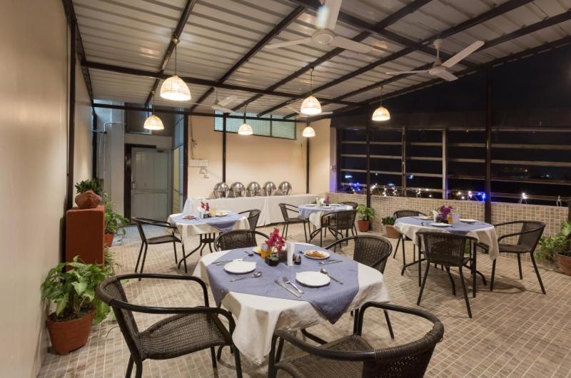 Hotel Kingston Park - Karol Bagh Delhi מראה חיצוני תמונה