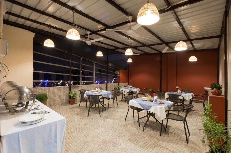 Hotel Kingston Park - Karol Bagh Delhi מראה חיצוני תמונה