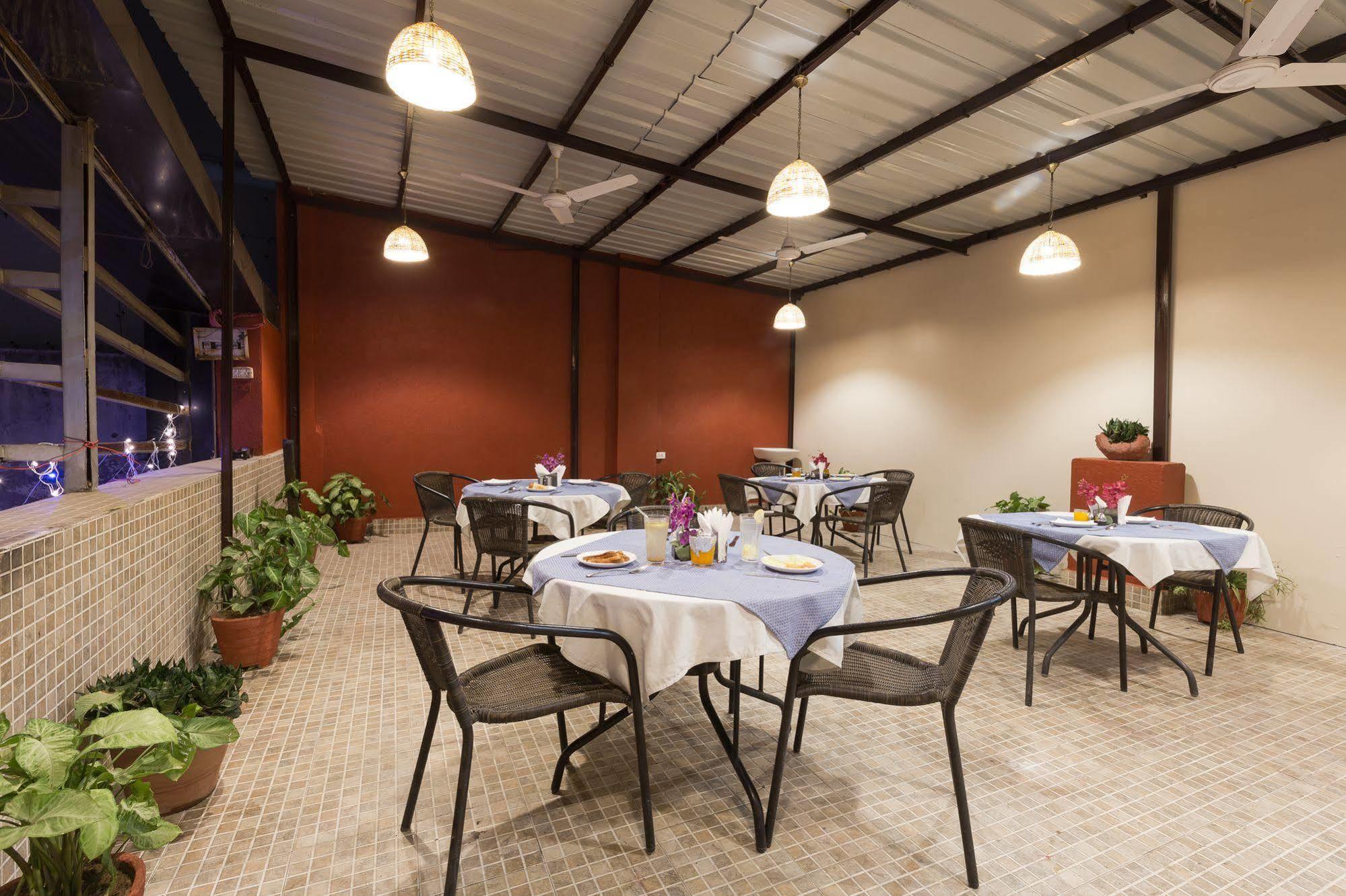 Hotel Kingston Park - Karol Bagh Delhi מראה חיצוני תמונה