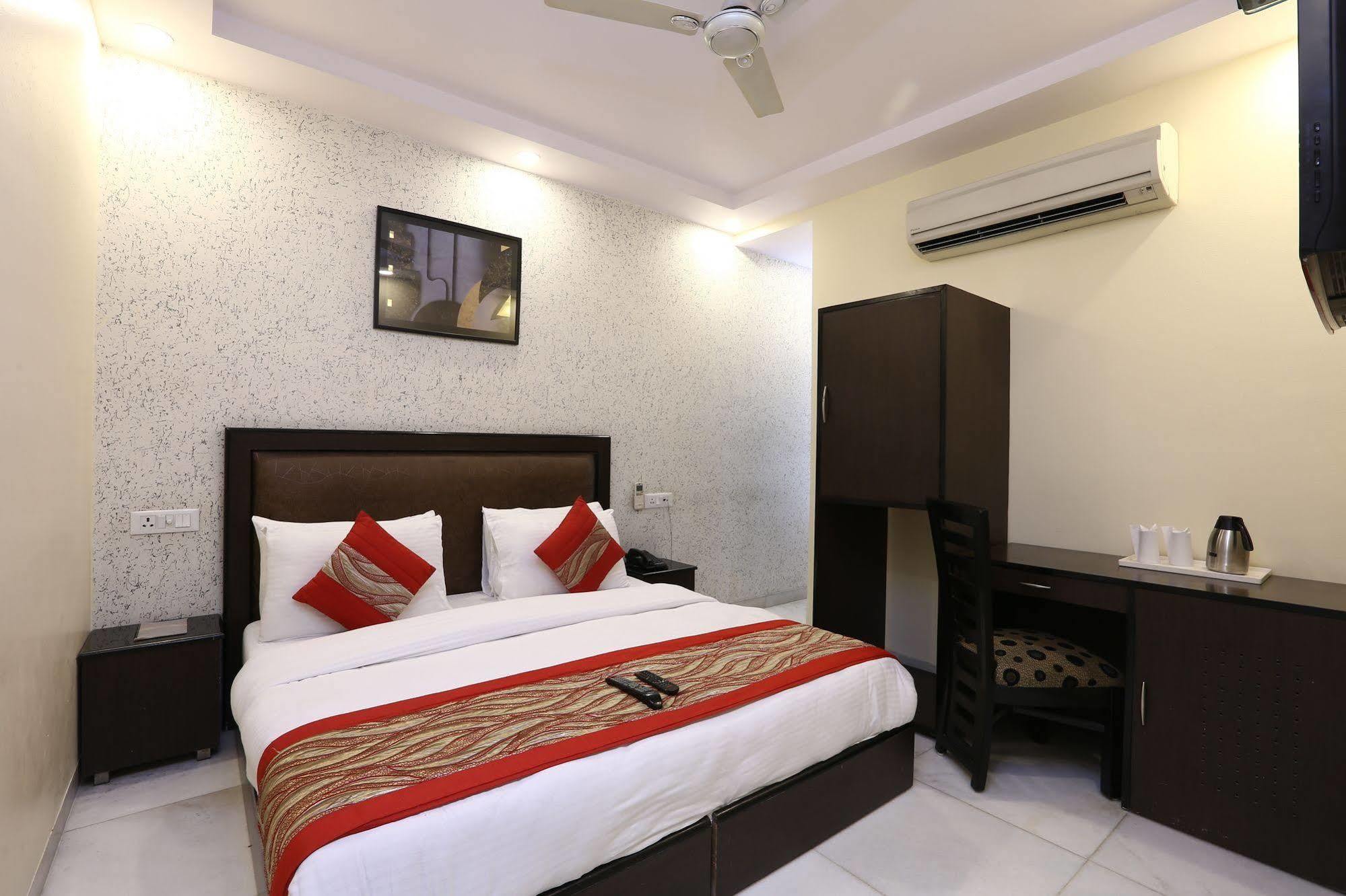 Hotel Kingston Park - Karol Bagh Delhi מראה חיצוני תמונה