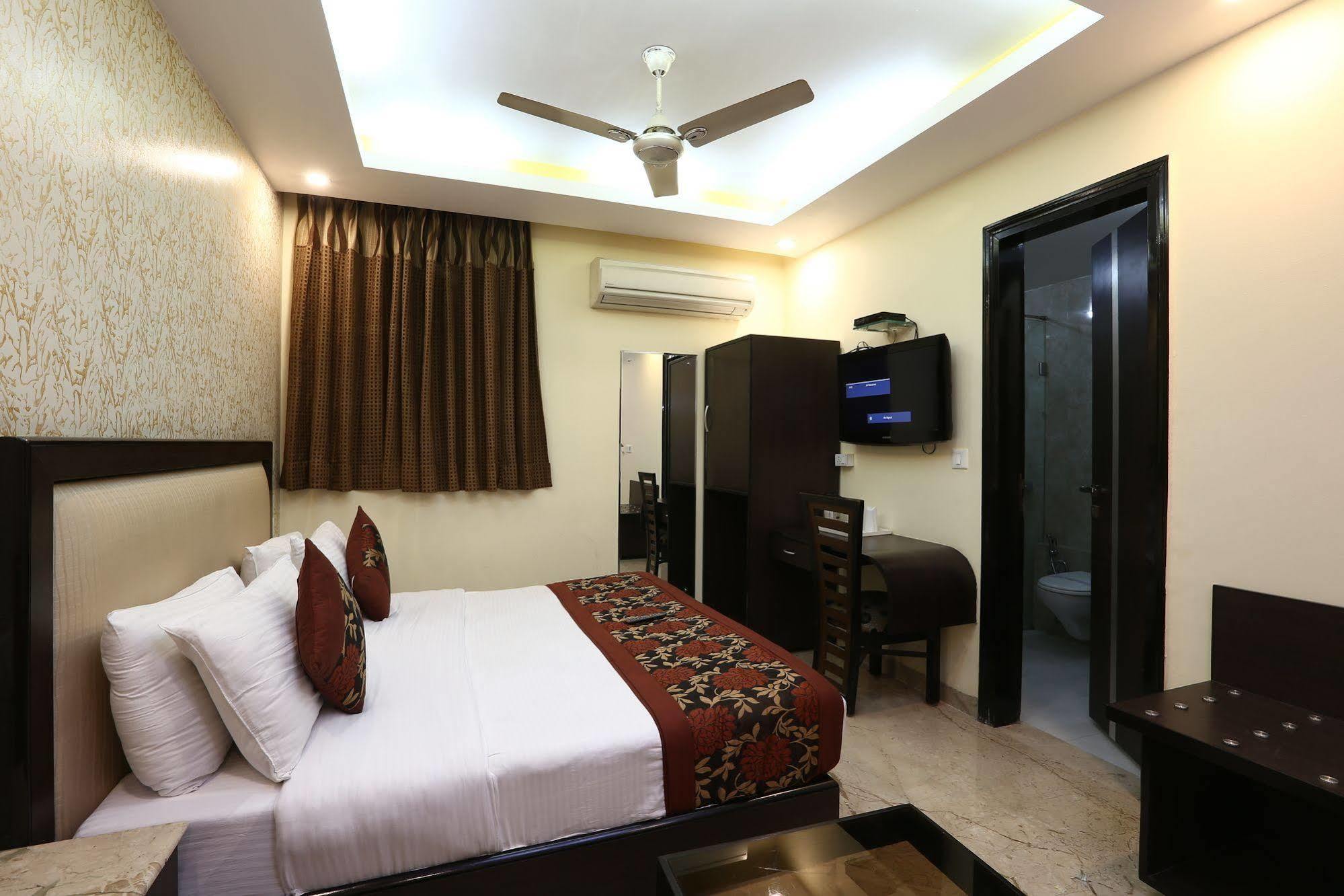Hotel Kingston Park - Karol Bagh Delhi מראה חיצוני תמונה