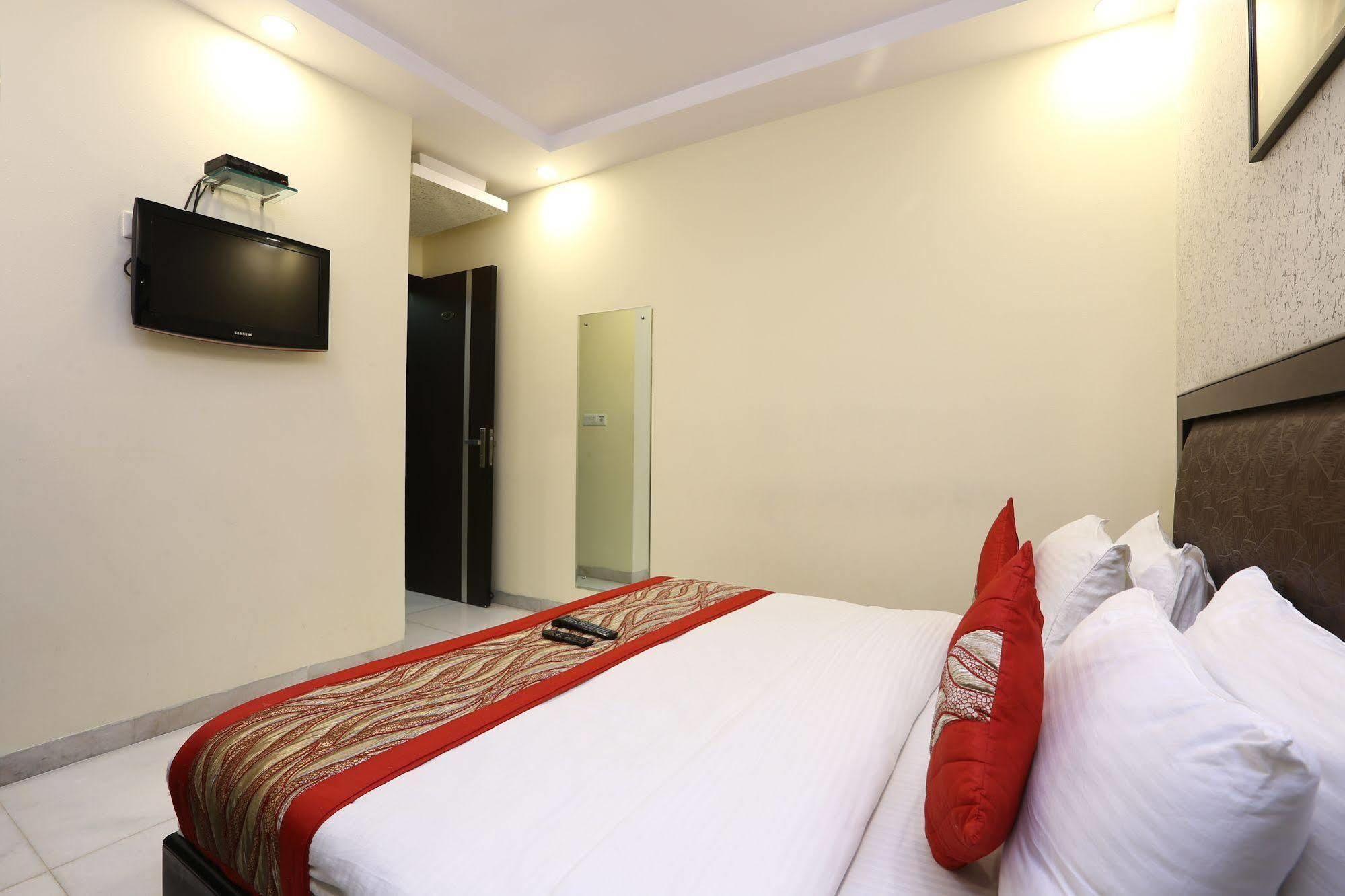 Hotel Kingston Park - Karol Bagh Delhi מראה חיצוני תמונה