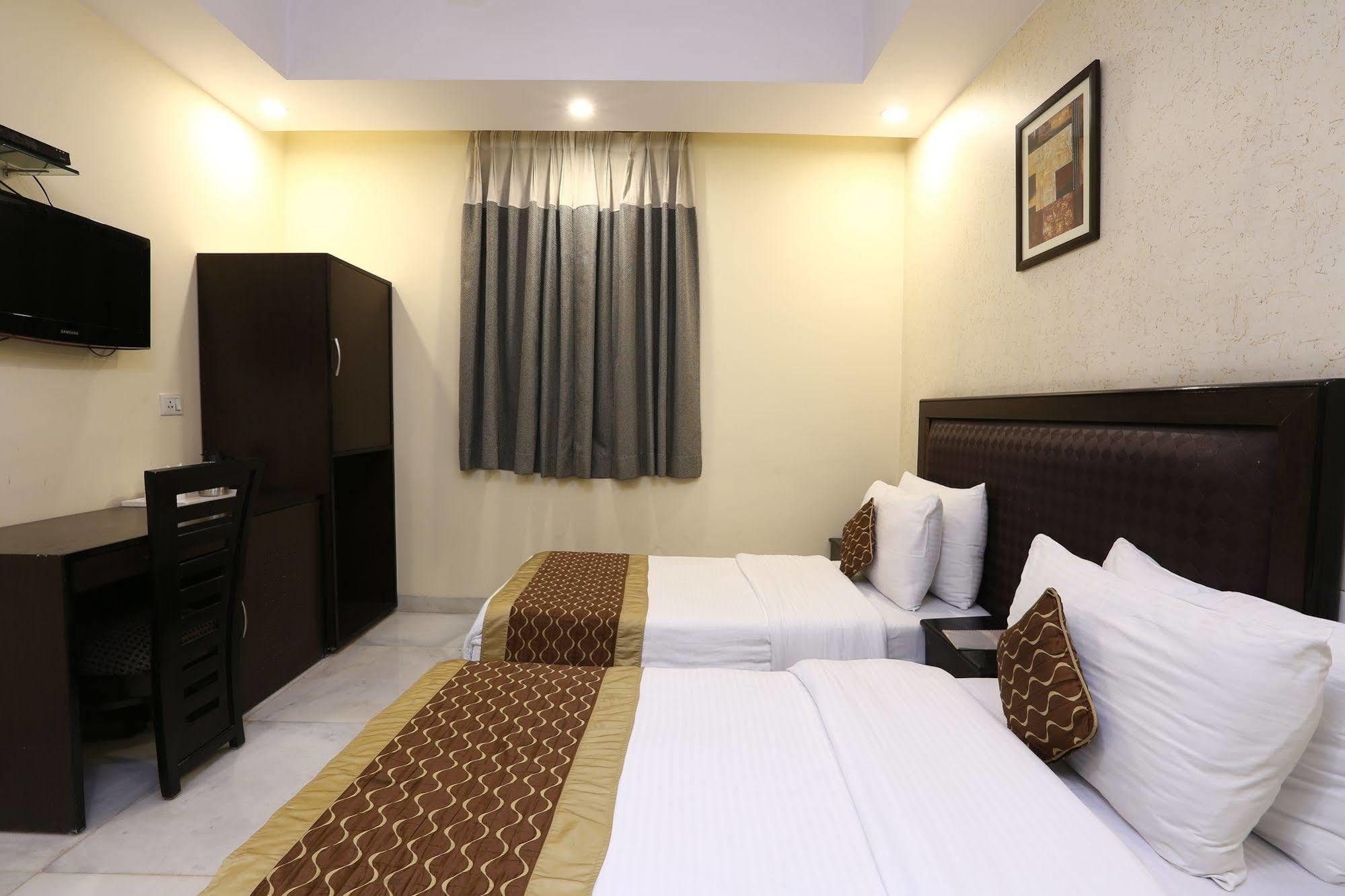 Hotel Kingston Park - Karol Bagh Delhi מראה חיצוני תמונה