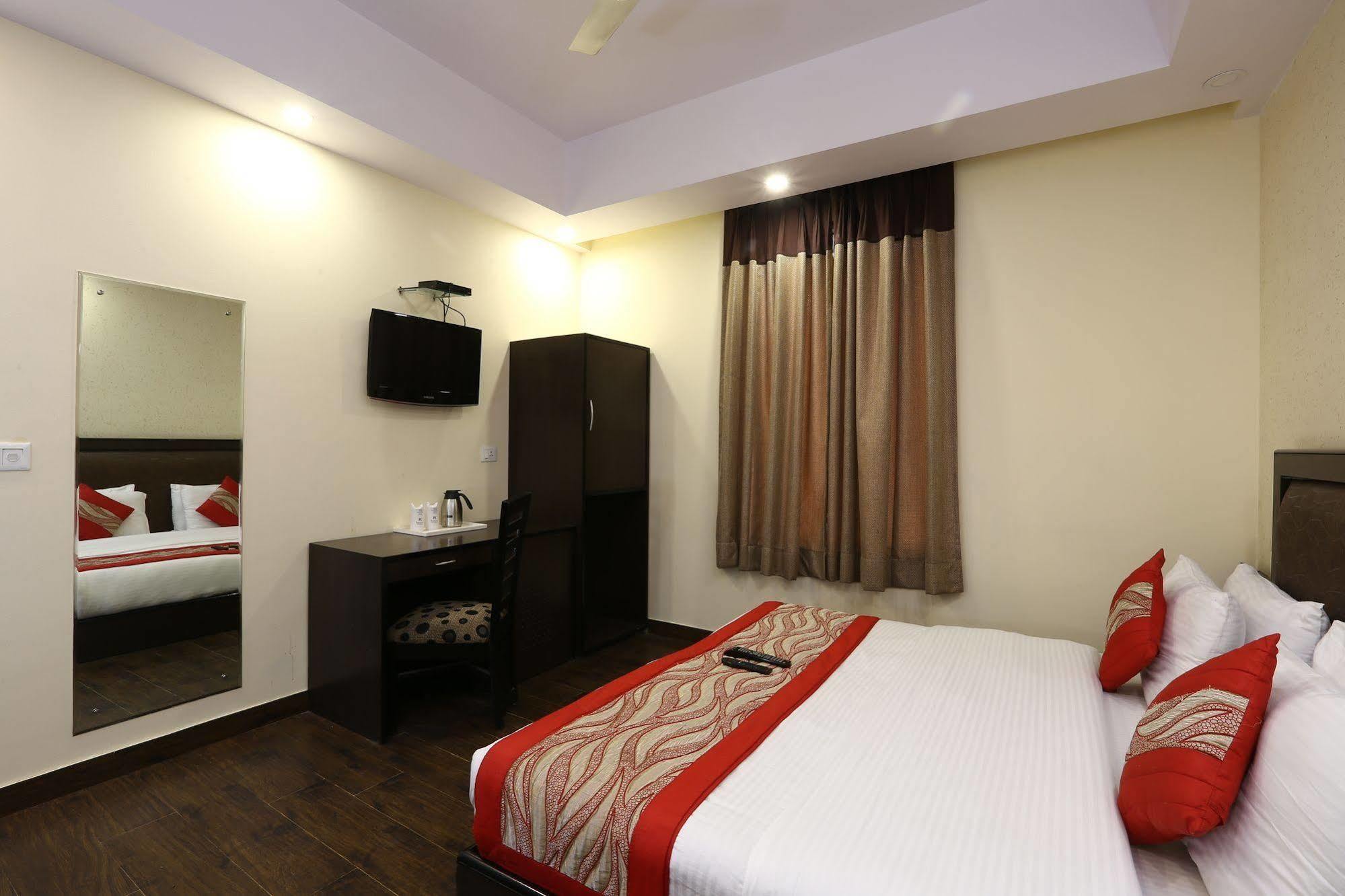 Hotel Kingston Park - Karol Bagh Delhi מראה חיצוני תמונה