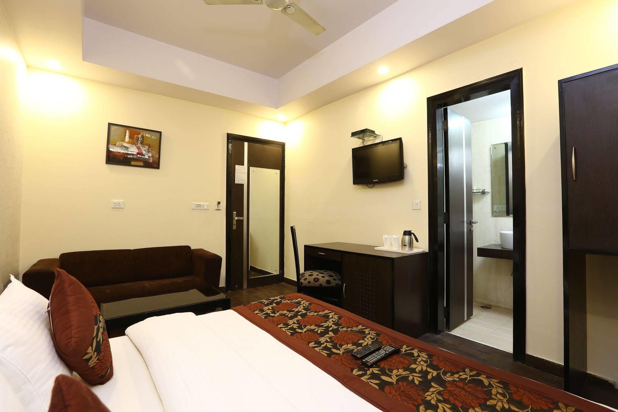 Hotel Kingston Park - Karol Bagh Delhi מראה חיצוני תמונה